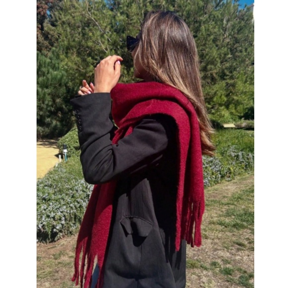 Burgundy Wide Shawl Scarf With Tassels Fuzzy Knit - Picture 7 of 7